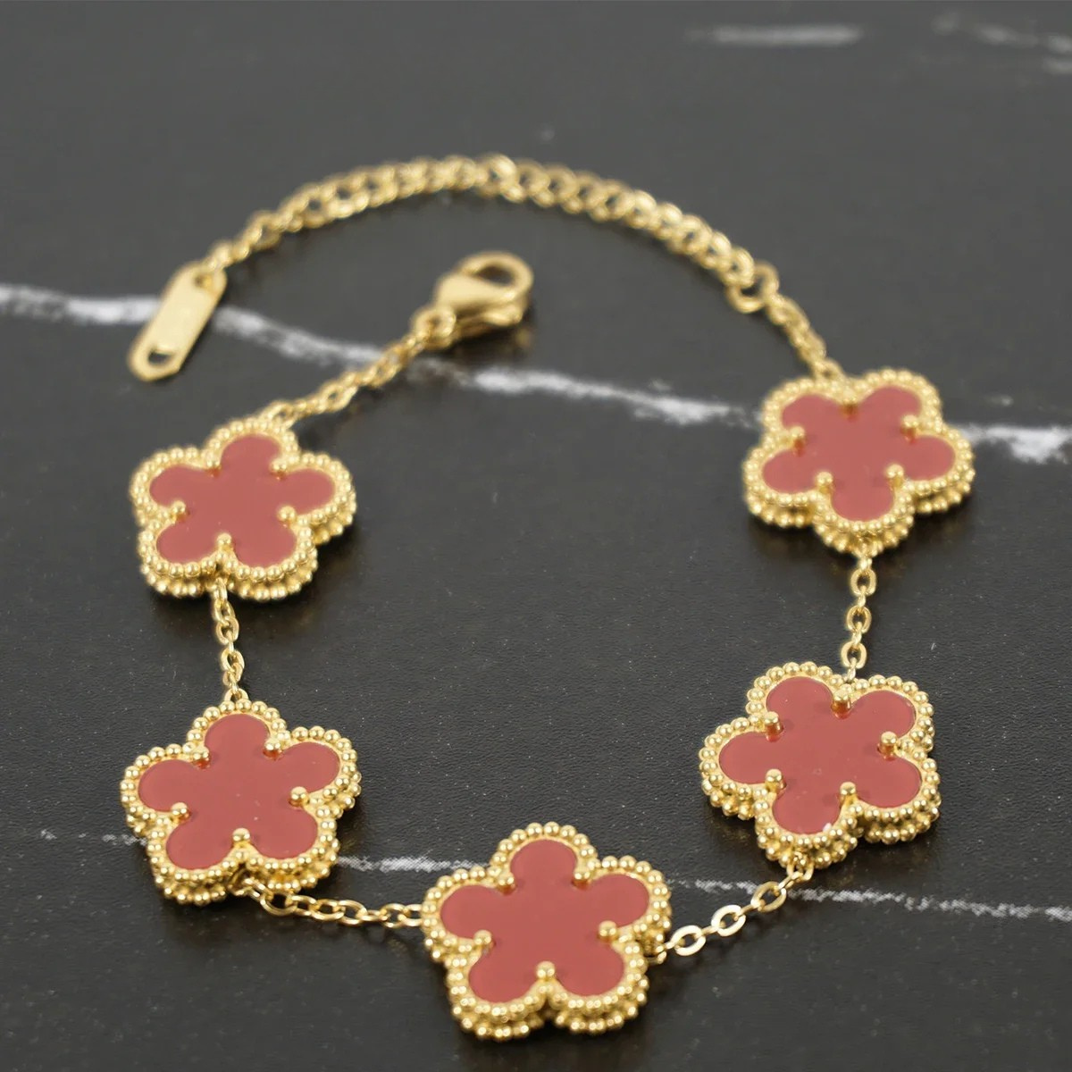 LuxeFlower: Elegant Gold-Plated Chain Bracelet