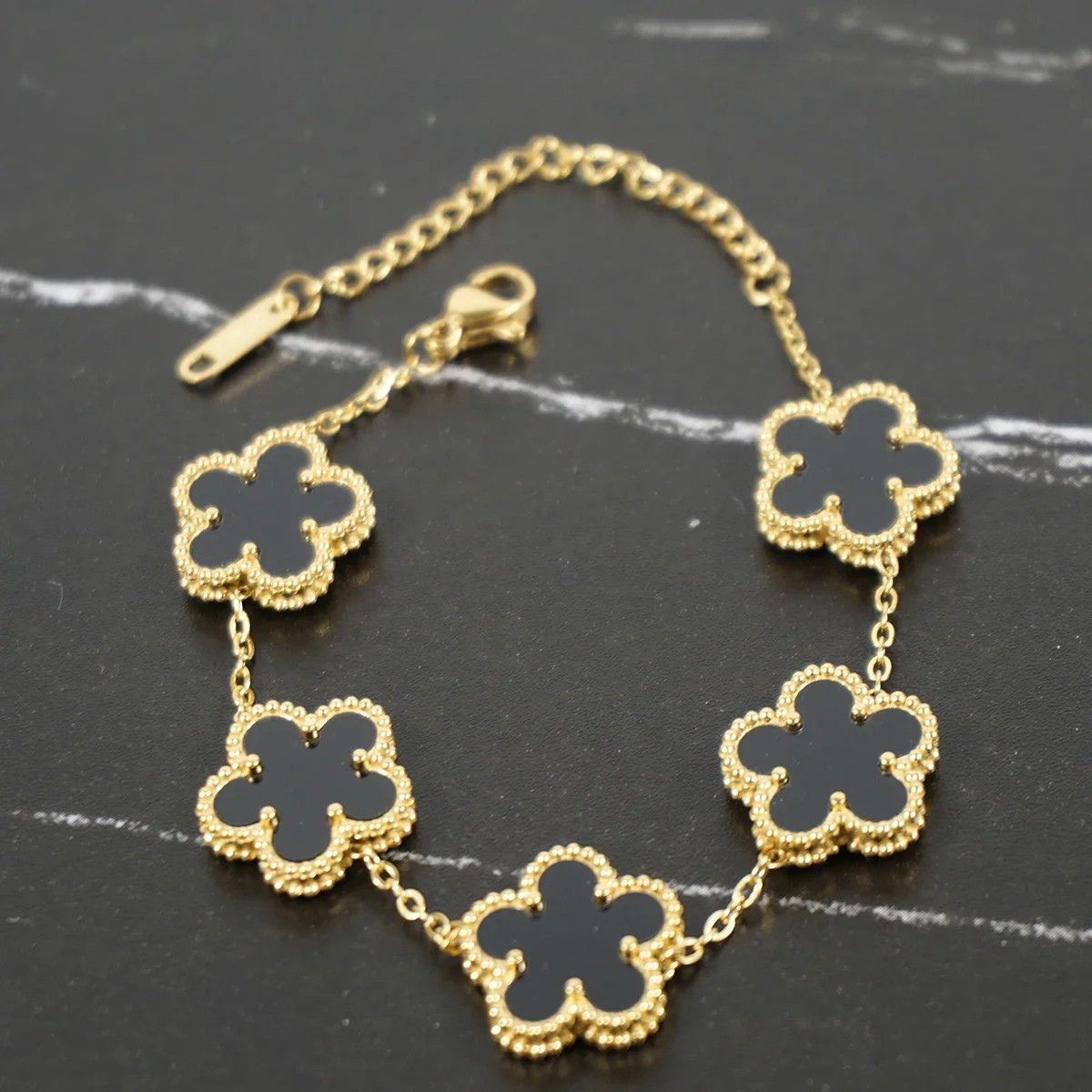 LuxeFlower: Elegant Gold-Plated Chain Bracelet