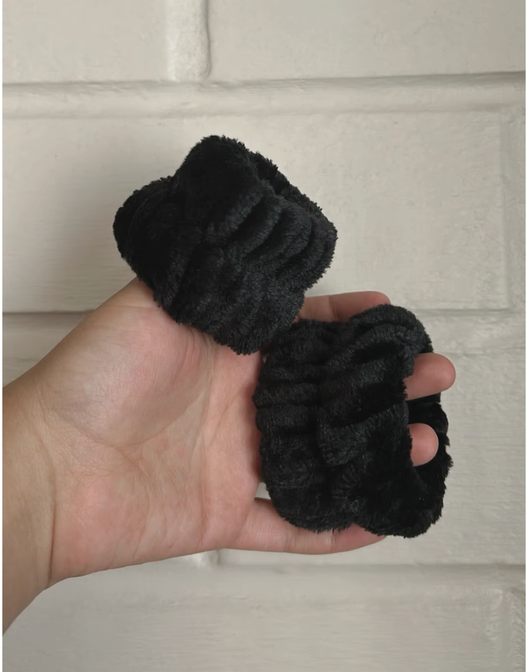 Clean Cuffs: Wrist Washband, Wash On-The-Go With Ease