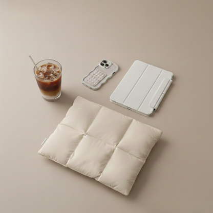 Puffé™ Minimal Quilted Laptop Case