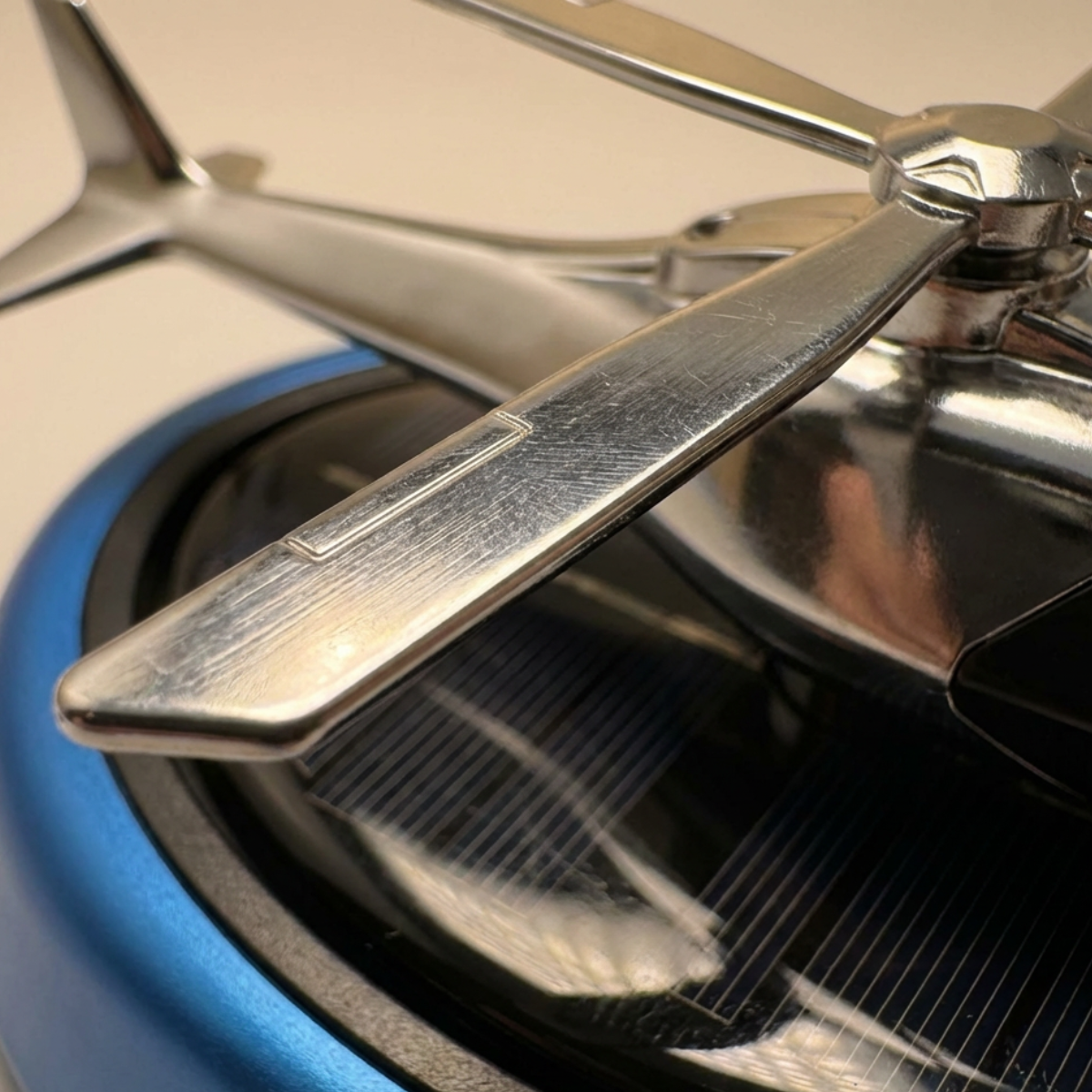AeroMotion™ Solar Helicopter Car Decor – Subtle Scented Ornament