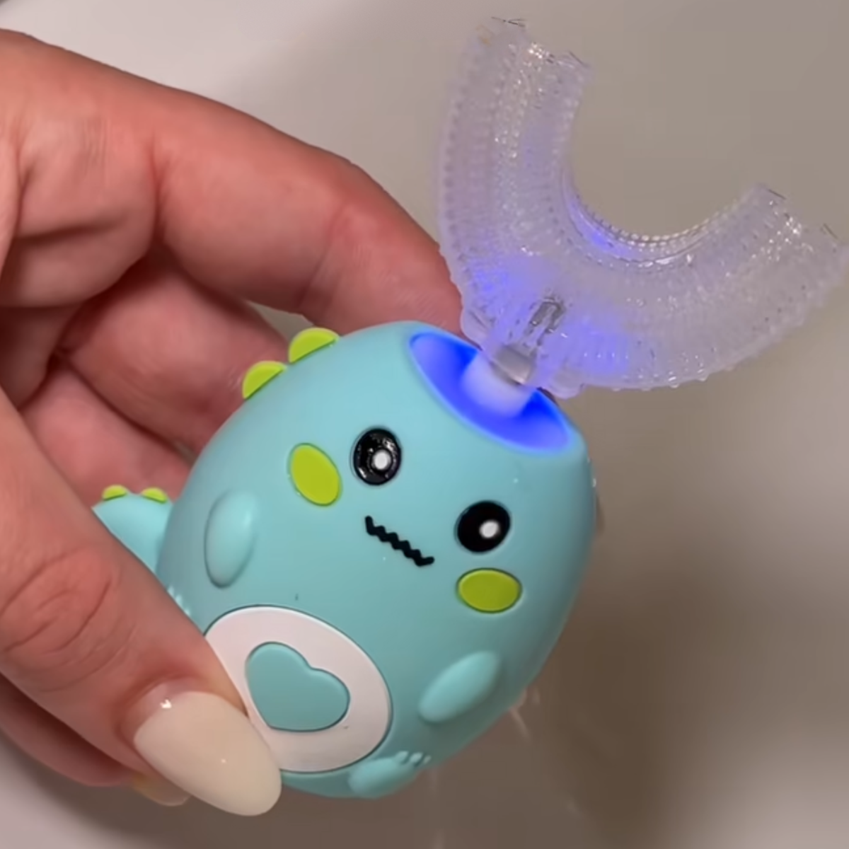 Toothy Time Brush: Sparkling Smiles Made Simple, The U-Shaped Electric Toothbrush for Kids