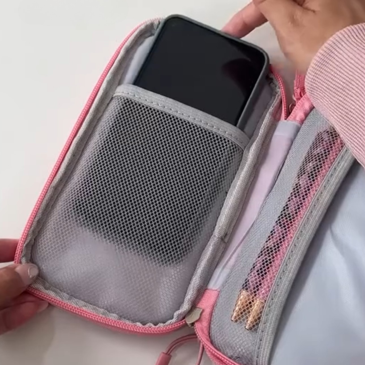 Tidy Tech Pouch – Your Commute, Clutter-Free